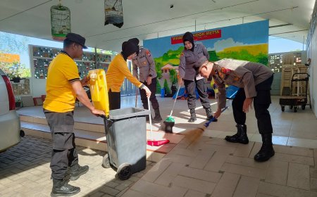 Polres Malang Tunjukkan Kepedulian melalui Aksi Bersih Vihara